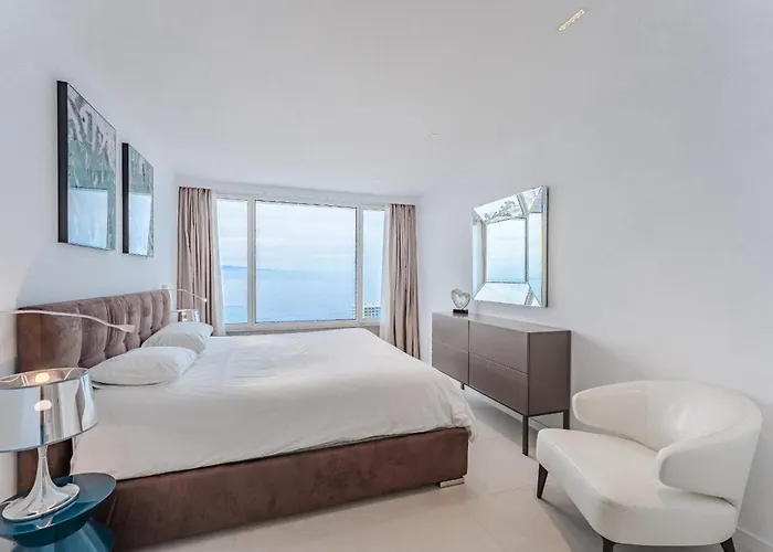 Aquasuites Luxury Penthouse A02 *