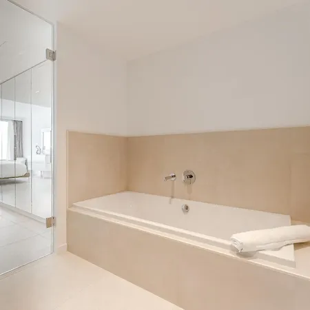 Aquasuites Luxury Penthouse A02