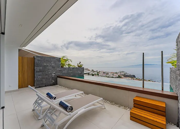 Aquasuites Luxury Penthouse A02 דירה *